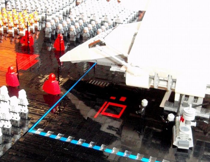 Arrival of the Emperor in Lego (19 pics)