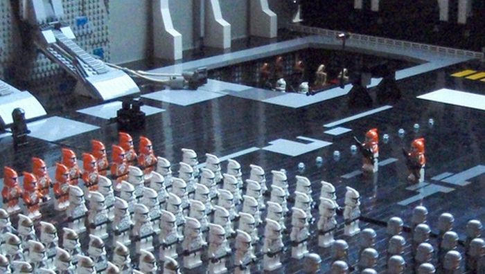 Arrival of the Emperor in Lego (19 pics)