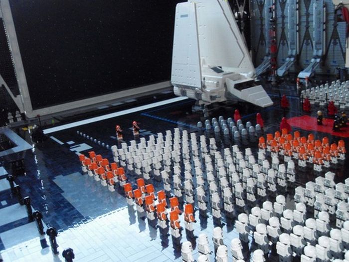 Arrival of the Emperor in Lego (19 pics)