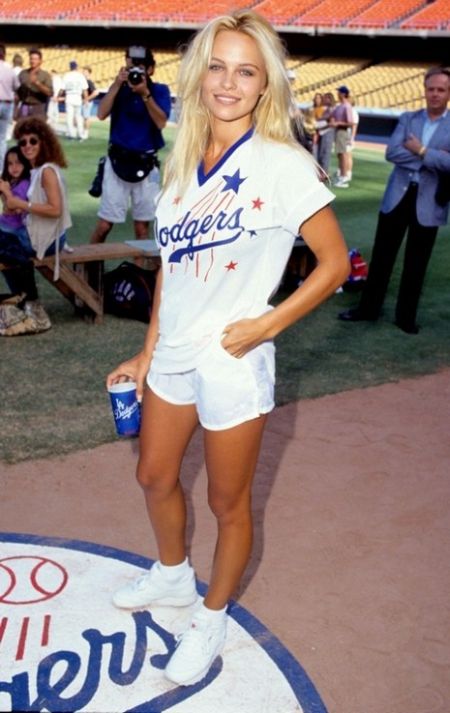 Famous Girls Wearing Sports Jerseys (15 pics)