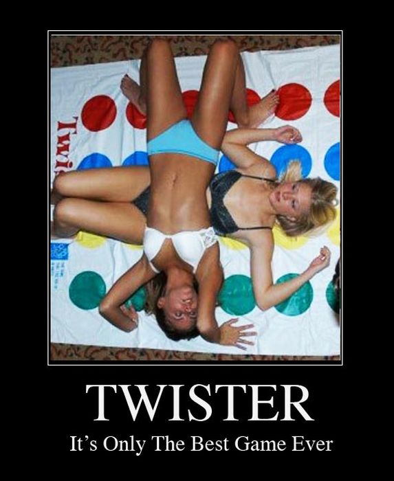 Twister Is The Best Game Ever (15 pics)