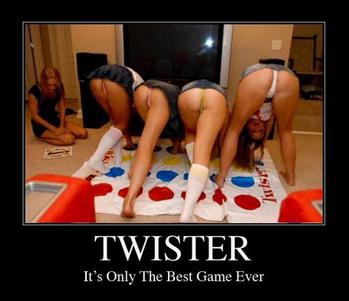 Twister Is The Best Game Ever (15 pics)