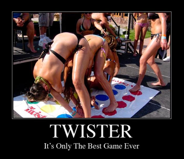 Twister Is The Best Game Ever (15 pics)