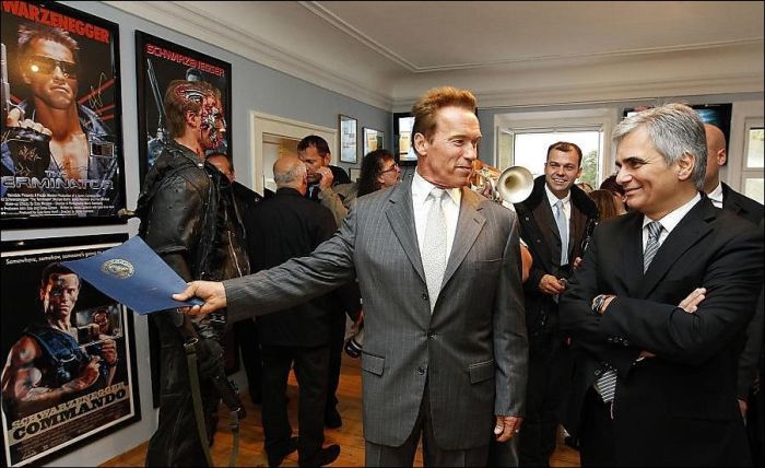 Arnold Schwarzenegger Visited Arnold Schwarzenegger Museum (12 pics)