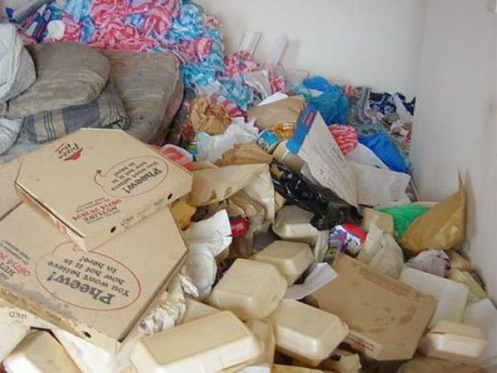The Filthiest Apartments (25 pics)