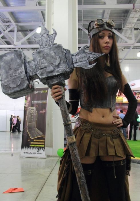 Russian Girls at the Exhibition of Interactive Games ‘IgroMir-2011′  (28 pics)