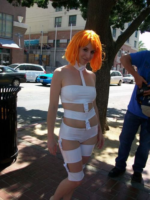 Sexy Leeloo From The Fifth Element Cosplay (19 pics)