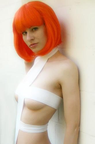 Sexy Leeloo From The Fifth Element Cosplay (19 pics)