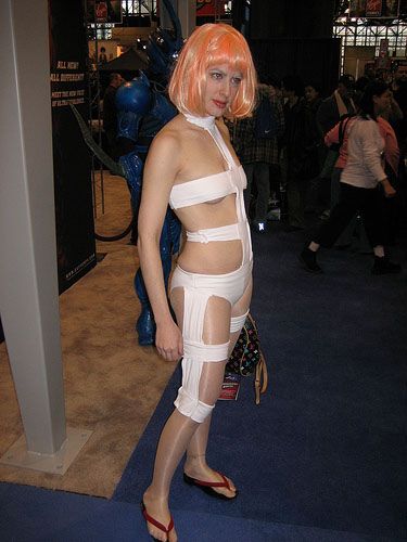 Sexy Leeloo From The Fifth Element Cosplay (19 pics)