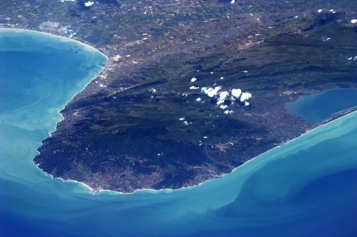 Landscapes from Space (22 pics)