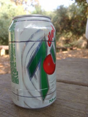 How to Make a Camping Stove out of a Can (11 pics)