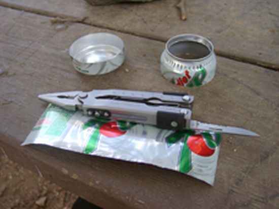 How to Make a Camping Stove out of a Can (11 pics)