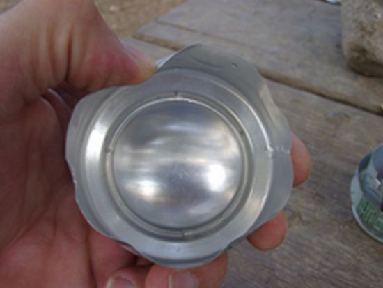 How to Make a Camping Stove out of a Can (11 pics)