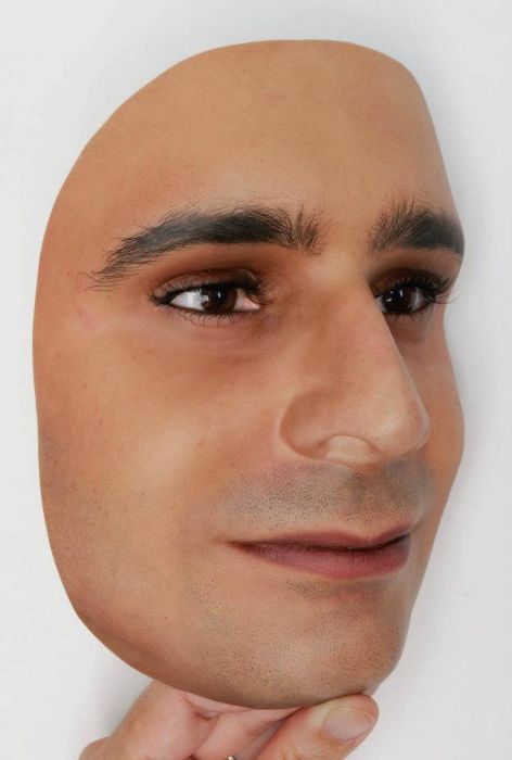 Super-Realistic 3D Face Replicas (13 pics)