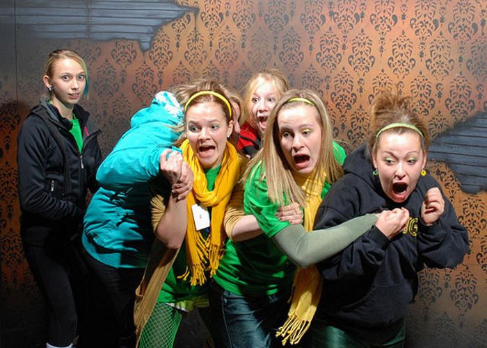 Photoshopped Visitors of Nightmares Fear Factory (54 pics)