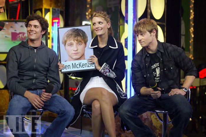 Mischa Barton's Timeline (42 pics)