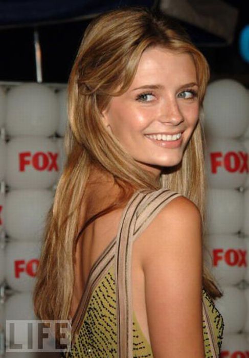 Mischa Barton's Timeline (42 pics)