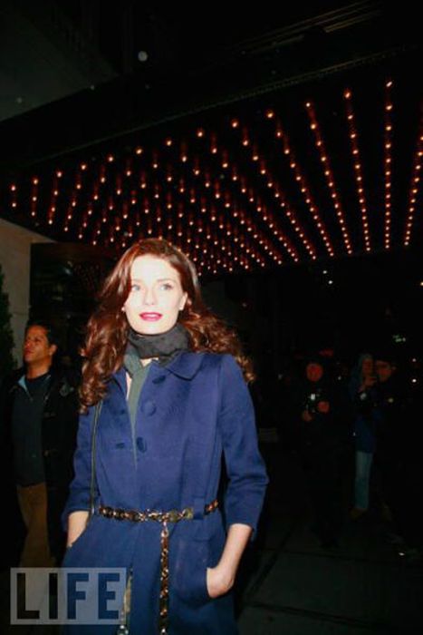 Mischa Barton's Timeline (42 pics)