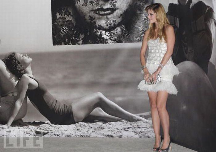 Mischa Barton's Timeline (42 pics)