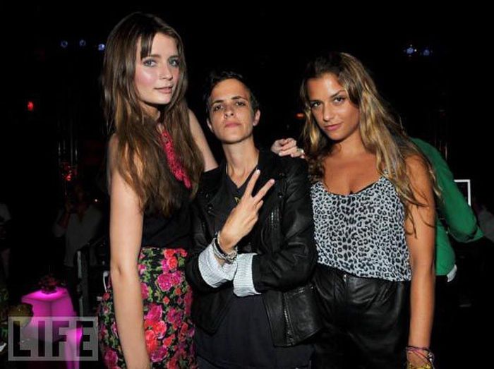 Mischa Barton's Timeline (42 pics)