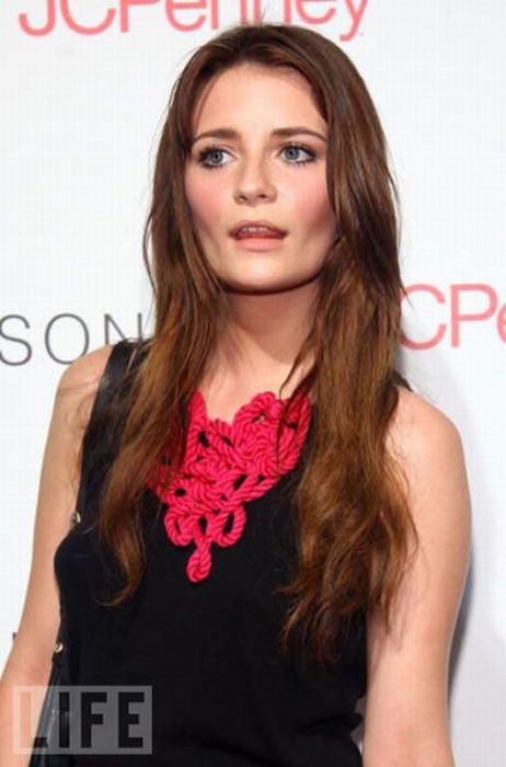 Mischa Barton's Timeline (42 pics)