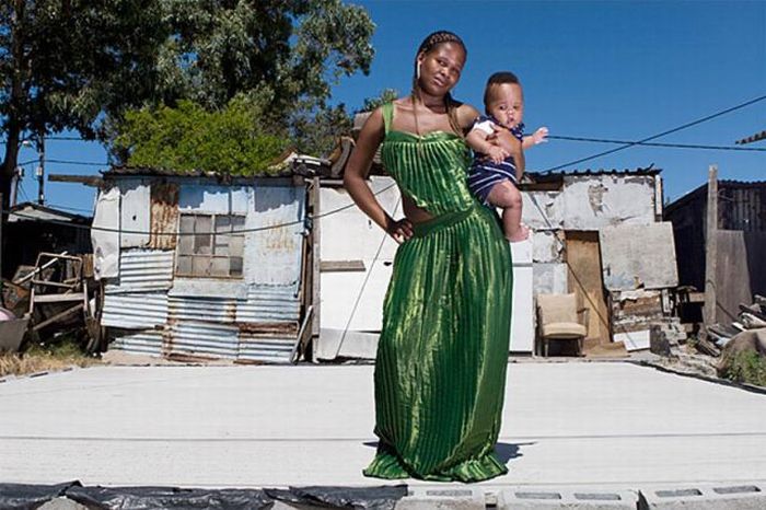 South African Slum Graduates Dress Up (14 pics)