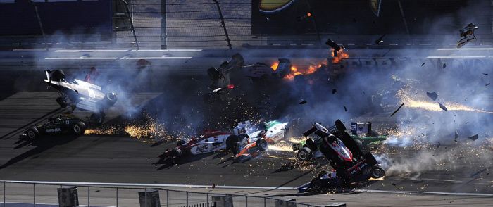 Dan Wheldon's Last Crash (21 pics + video)