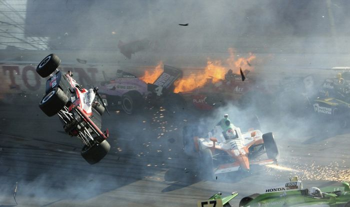 Dan Wheldon's Last Crash (21 pics + video)