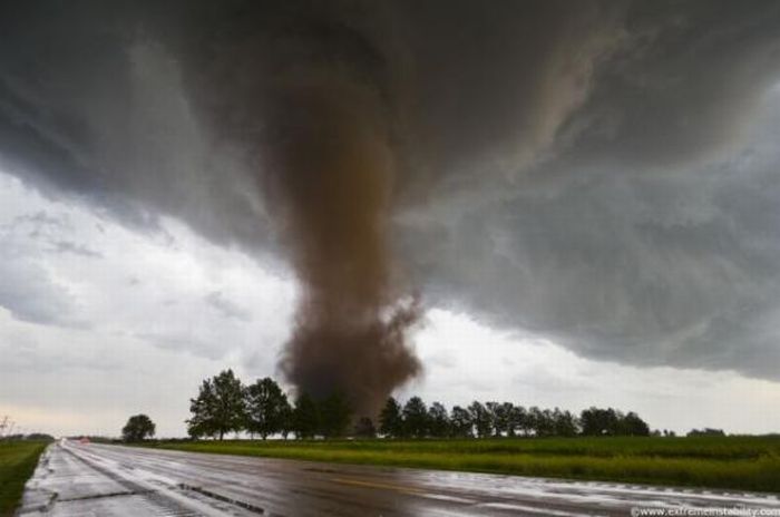 Eye of a Tornado (22 pics)