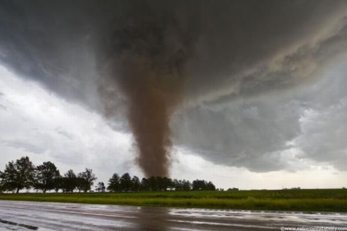 Eye of a Tornado (22 pics)