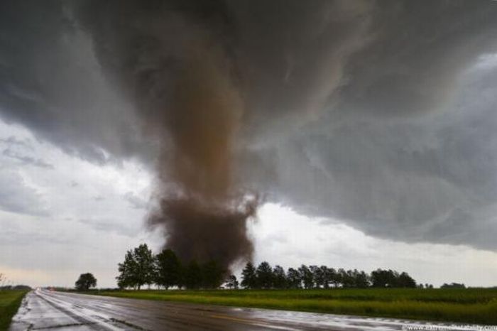 Eye of a Tornado (22 pics)