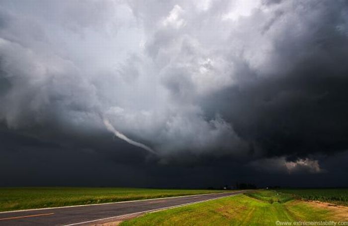 Eye of a Tornado (22 pics)