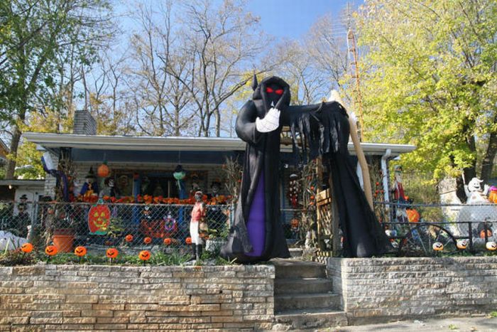 Great Halloween Front Yard Decorations (30 pics)