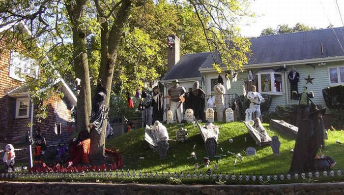 Great Halloween Front Yard Decorations (30 pics)