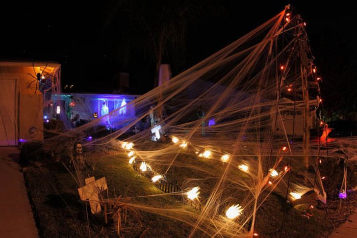 Great Halloween Front Yard Decorations (30 pics)