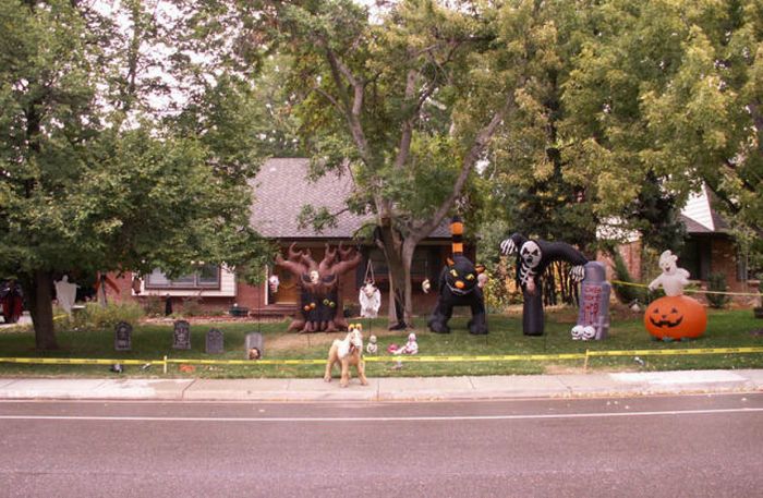 Great Halloween Front Yard Decorations (30 pics)