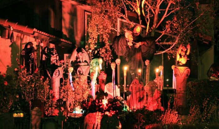 Great Halloween Front Yard Decorations (30 pics)