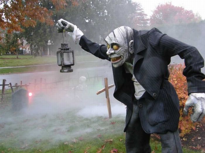 Great Halloween Front Yard Decorations (30 pics)