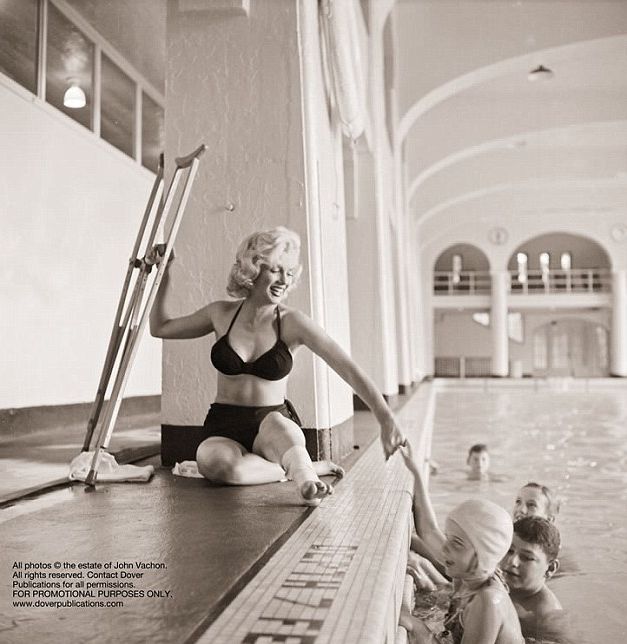 Images of Injured Marilyn Monroe (10 pics)