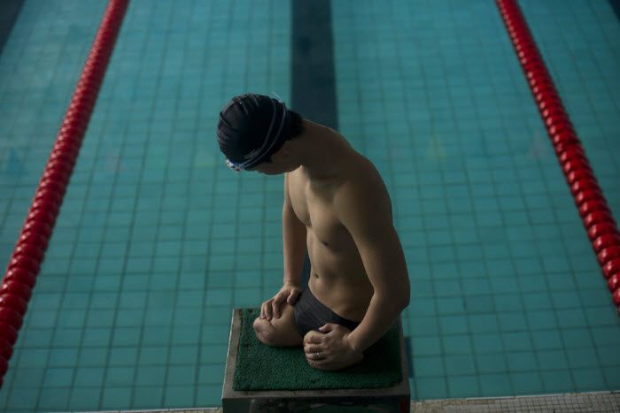 Strong Man Dai Guohong (19 pics)