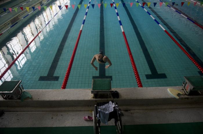 Strong Man Dai Guohong (19 pics)