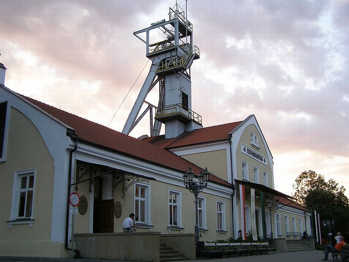 Wieliczka Salt Mine (24 pics)