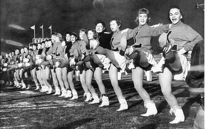 Cheerleaders Then and Now (29 pics)