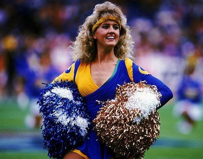 Cheerleaders Then and Now (29 pics)