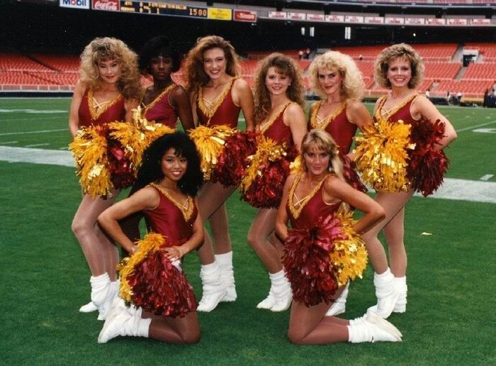 Cheerleaders Then and Now (29 pics)