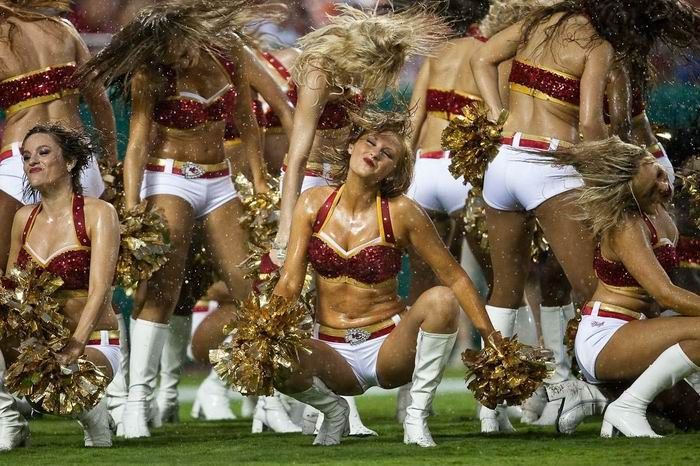 Cheerleaders Then and Now (29 pics)
