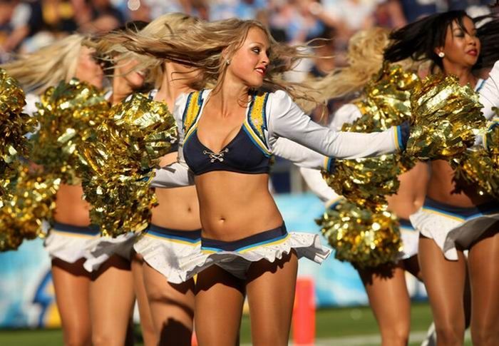 Cheerleaders Then and Now (29 pics)