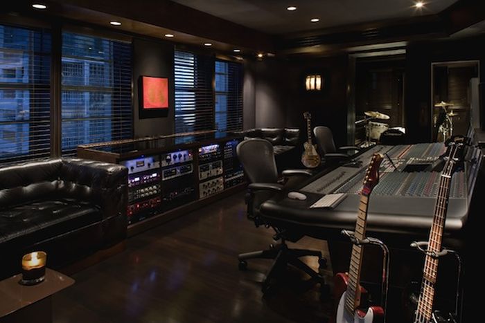 Kravitz Design – The Interior of Lenny Kravitz (10 pics)
