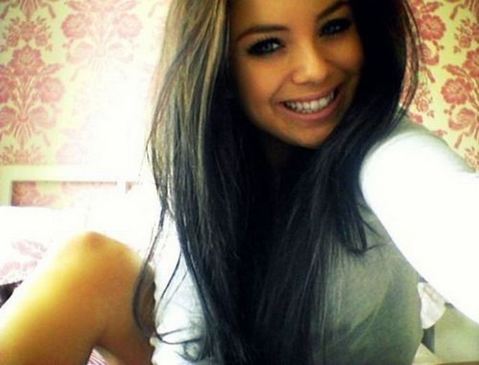 Smiling Girls (33 pics)