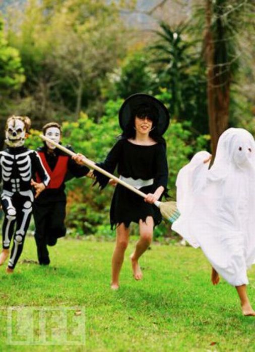 The Evolution of Halloween Costumes (87 pics)